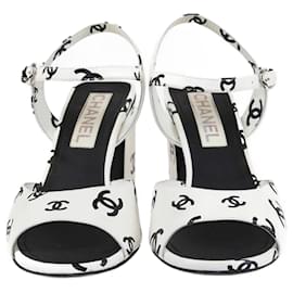 Chanel-Sandálias Chanel Brancas/Pretas Impressas CC Slingback-Preto
