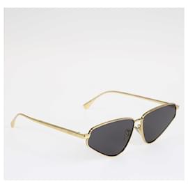 Fendi-Fendi Gold/Black Triangle Frame Sunglasses-Black