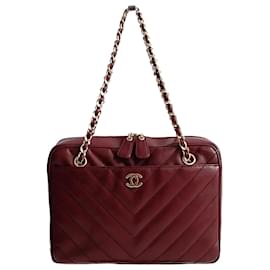 Chanel-Chanel Camera Chevron Quilted shoulder bag in burgundy leather-Other