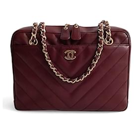 Chanel-Chanel Camera Chevron Quilted shoulder bag in burgundy leather-Other