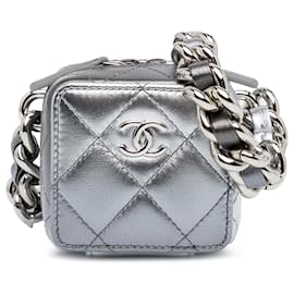 Chanel-Bolso cubo Coco Punk de piel de cordero metalizado plateado Chanel-Plata