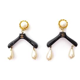 Chanel-Chanel clip earrings "Hanger & Pearls"-Other