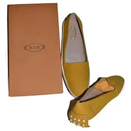 Tod's-loafer-Yellow
