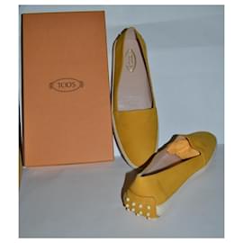 Tod's-loafer-Yellow