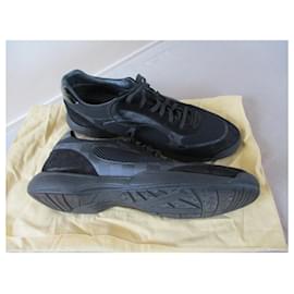 Louis Vuitton-Sneakers in multiple materials, UK12.-Black