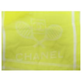 Chanel-NEUF ETOLE FOULARD CHANEL 69 X 180 CM EN MOUSSELINE DE SOIE JAUNE SCARF-Jaune
