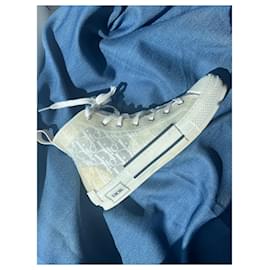 Christian Dior-B23-Beige