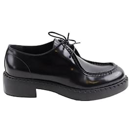 Prada stringate in pelle Nero
