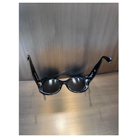 Chanel-Collector-Black,White