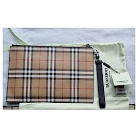 Burberry-Bolso de mano con cremallera Burberry en estampado vintage check.-Beige