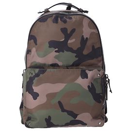 Valentino Garavani Mochila Valentino Camo Couro com Acabamento em Nylon Verde Outro