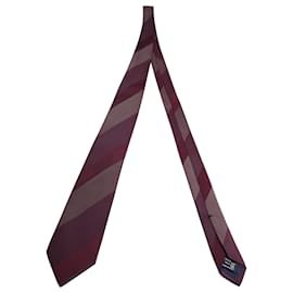 Gucci-Cravate asymétrique à rayures Gucci en soie rouge bordeaux-Rouge