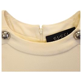 Gucci-Gucci – Etuikleid mit Knopfdetail aus cremefarbener Baumwolle-Weiß