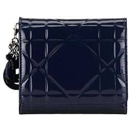 Dior-Portefeuille court en cuir Dior Patent Cannage Lady Dior Lotus Wallet en bon état-Autre