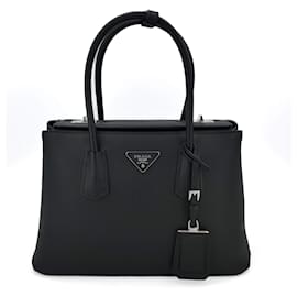 Prada-Borsa tote Twist Galleria in pelle Saffiano a 2 vie Nera-Nero