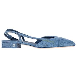 Chanel – Slingback-Pumps mit Kappe aus blauem Denim Blau