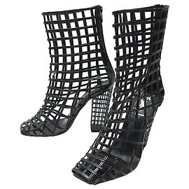 Yves Saint Laurent SAINT LAURENT ZAPATOS BOTINES CAGE 38 BOTINES DE CHAROL NEGRO Negro