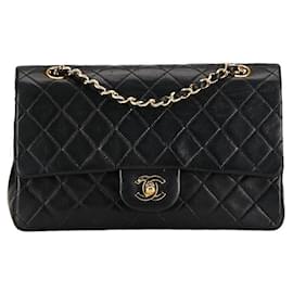 Chanel-Chanel Bolso de hombro de cuero con bolso con solapa forrado clásico mediano en buen estado-Otro