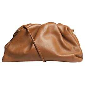 Bottega Veneta-Bolsa The Pouch marrom-Marrom