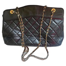 Bolsa shopping Chanel em couro acolchoado preto Preto