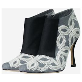 Manolo Blahnik-Grey floral embroidered square toe boots - size EU 35.5-Grey