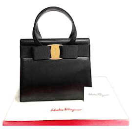 Salvatore Ferragamo-Salvatore Ferragamo Leather Vara Bow Handbag Leather Handbag BA-21 4178 in Good condition-Other