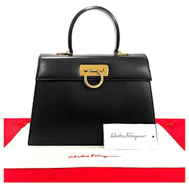 Salvatore Ferragamo-Salvatore Ferragamo Gancini Leather Handbag Leather Handbag in Excellent condition-Other