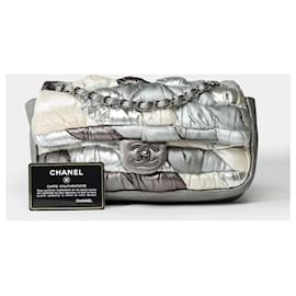 Chanel-CHANEL Timeless/Classique Bag in Silver Leather - 101763-Silvery