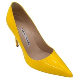 Autre Marque-Manolo Blahnik Yellow Pointed Toe Patent Leather Pumps-Yellow