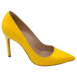 Autre Marque-Manolo Blahnik Yellow Pointed Toe Patent Leather Pumps-Yellow