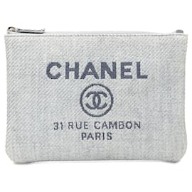 Chanel-Bolsa Chanel pequena em lona azul Deauville O Case-Azul