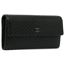 Chanel-Carteira longa Chanel CC Chevron em pele de cordeiro preta-Preto