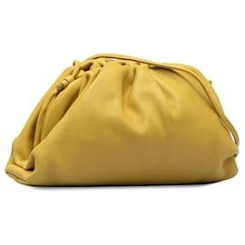 Bottega Veneta-Bolsa Crossbody Bottega Veneta The Mini Pouch Amarela-Amarelo