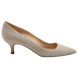 Manolo Blahnik Kitten Heel Pumps in Grey Suede Grey