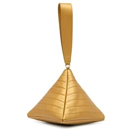 Chanel-Cartera sobre de cuero Chanel Pyramid dorada-Dorado