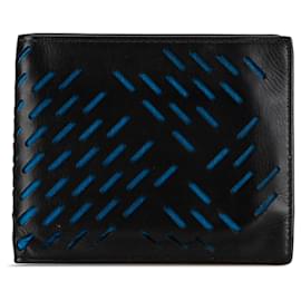 Bottega Veneta-Portafoglio bifold in pelle traforata nera di Bottega Veneta-Nero