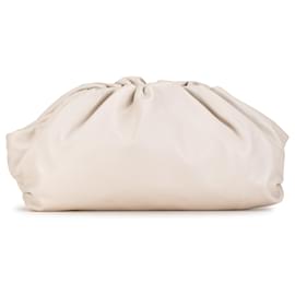 Bottega Veneta-Bolso de mano blanco de Bottega Veneta The Pouch-Blanco