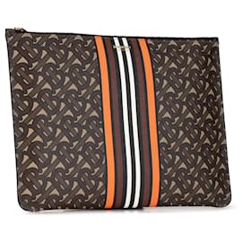 Burberry-Braune Clutch aus beschichtetem Canvas mit mehrfarbigem TB-Monogramm von Burberry-Braun