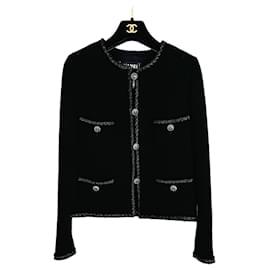 Chanel-Chaqueta de tweed negra icónica más codiciada-Negro