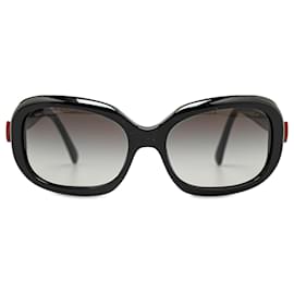 Chanel-Schwarze Chanel CC-Sonnenbrille mit Schleife-Schwarz