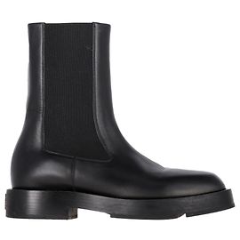 Botas Givenchy 4G Plaque Chelsea em couro de bezerro preto Couro Preto