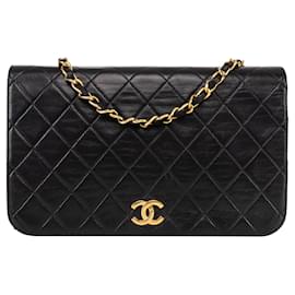 Chanel-Bolso con solapa única en oro de 24 quilates de piel de cordero acolchada Chanel-Negro