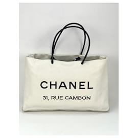 Chanel-Chanel Essential 31 Rue Cambon Tote de cuero blanco inclinado-Blanco,Crudo