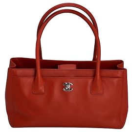 Sac cabas petit Cerf Executive Shopper en cuir de veau Chanel Rouge Bordeaux