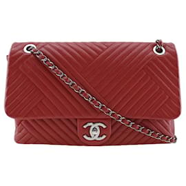 Chanel-Chanel Bolsa de ombro com corrente de couro acolchoado Bolsa crossbody de couro em bom estado-Outro