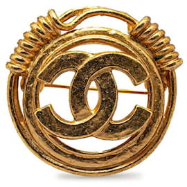 Chanel-Broche de medalhão Chanel CC Broche de metal em bom estado-Outro