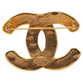 Chanel-Broche com logotipo Chanel CC Broche de metal em bom estado-Outro