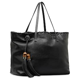 Gucci-Sac cabas à pompon en bambou en cuir noir Gucci-Noir