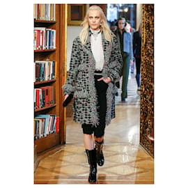 Chanel-Salzburg Collection Mehrfarbiger Tweed-Mantel-Grau