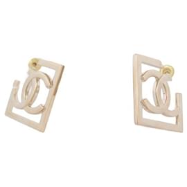 Chanel-NEW CHANEL LOGO CC CARRE 2023 EARRINGS IN GOLD METAL NEW EARRING-Golden